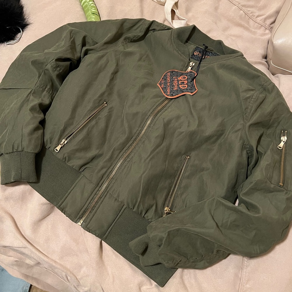 LF QED LONDON army green bomber size small (EU 36, UK 8), new with tags